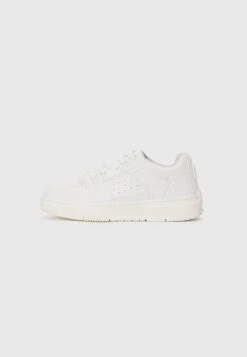 Hugo YARROW - Trainers - White