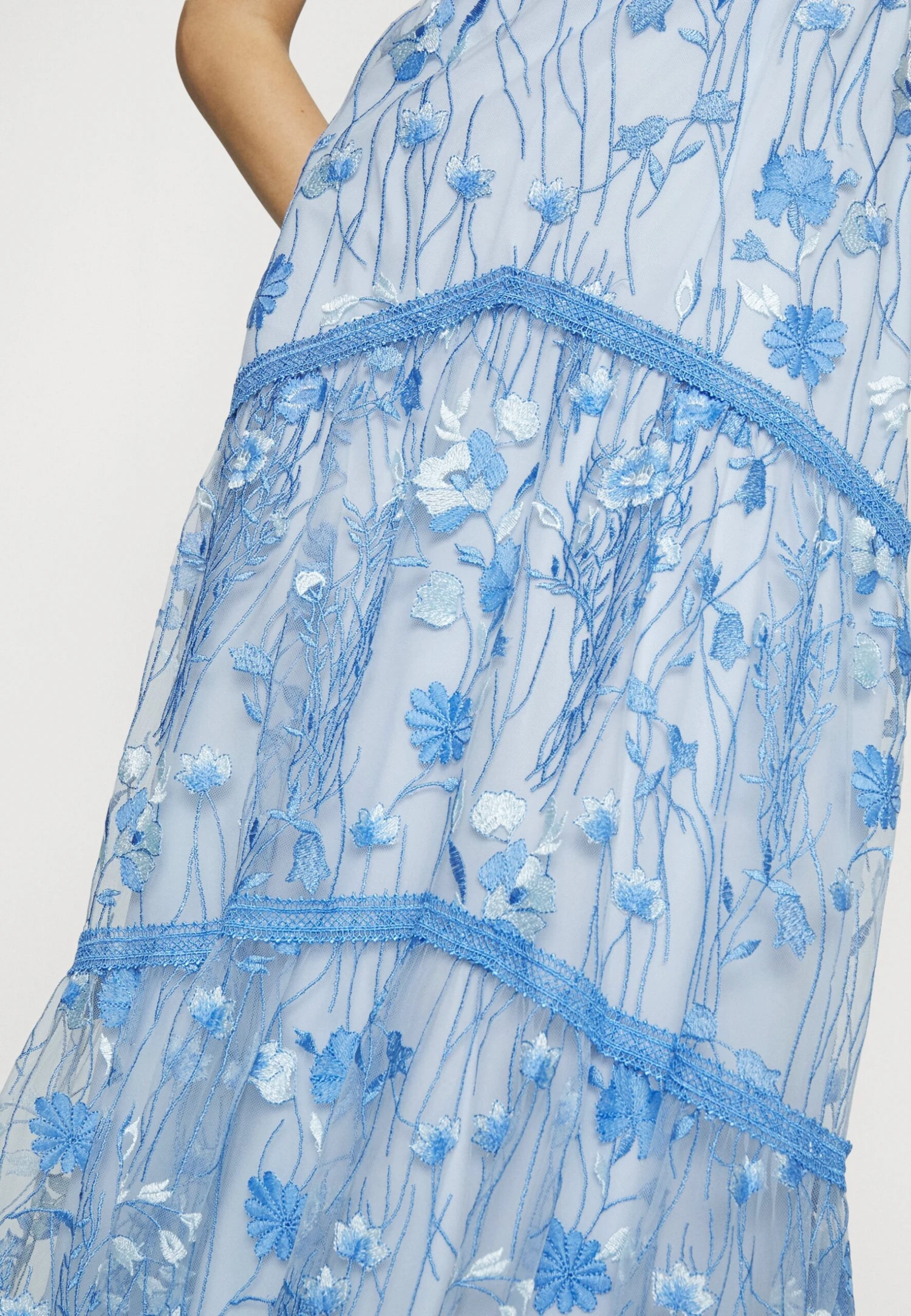 ML Monique Lhuillier Sleeveless Tulle Long Dress - Cocktail Dress / Party Dress - Bluebell 5 ML Monique Lhuillier Sleeveless Tulle Long Dress - Cocktail Dress / Party Dress - Bluebell - Image 5