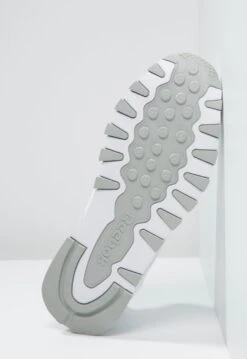 Reebok Classic CLASSIC LEATHER LOW-CUT DESIGN SHOES - Trainers - White/light Grey 11 Reebok Classic CLASSIC LEATHER LOW-CUT DESIGN SHOES - Trainers - White/light Grey -Modern Classic Shoes Store 5ab61ba8a7284239924e9fbc7f21797d