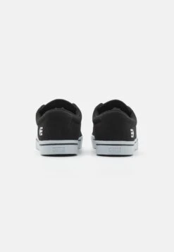 Etnies JAMESON 2 UNISEX - Skate Shoes - Black/white 10 Etnies JAMESON 2 UNISEX - Skate Shoes - Black/white -Modern Classic Shoes Store 5b8afb2850fe414eb06c42ddc6d9c43a