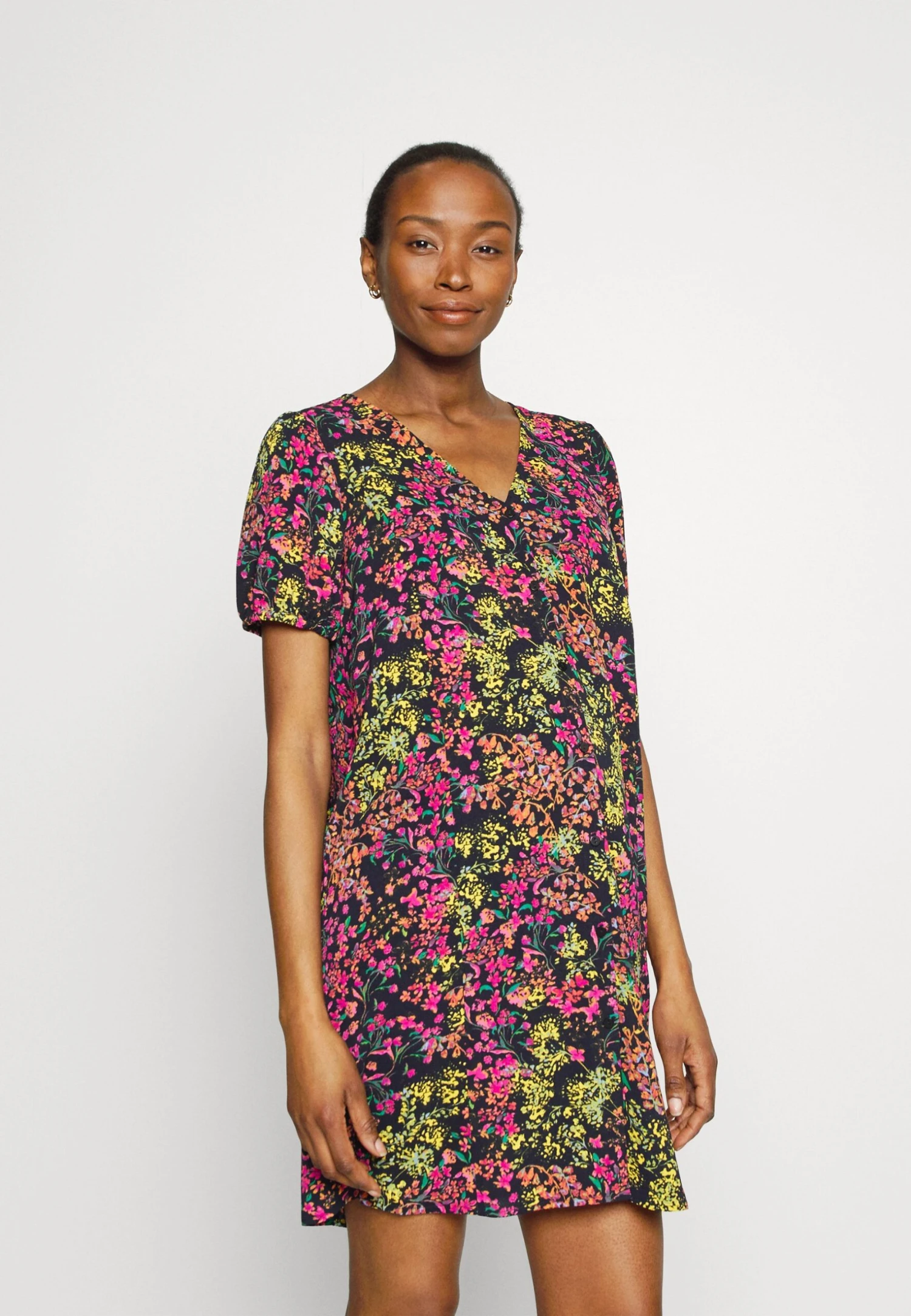 ONLY MATERNITY Olmnova LuxLucy Dress- Day Dress - Night Sky Garden 1 ONLY MATERNITY Olmnova LuxLucy Dress- Day Dress - Night Sky Garden