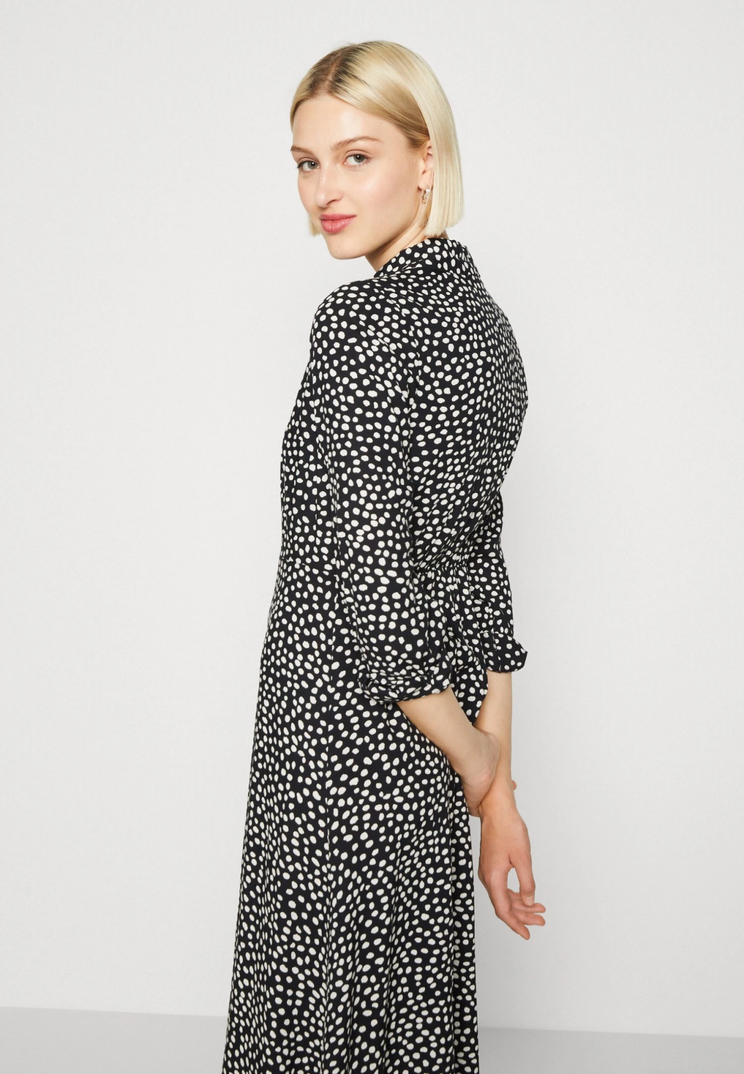 Pieces Pcnova Midi Dress - Shirt Dress - Black/Cloud Dancer 4 Pieces Pcnova Midi Dress - Shirt Dress - Black/Cloud Dancer - Image 4