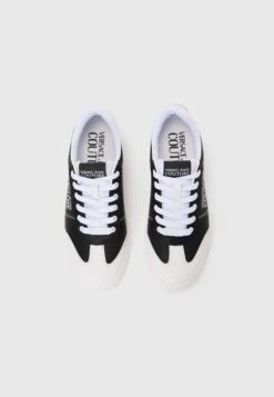 Versace Jeans Couture FONDO COURT - Trainers - Black/white 10 Versace Jeans Couture FONDO COURT - Trainers - Black/white -Modern Classic Shoes Store 5d29aa206d574df5b65d91058e49e11a