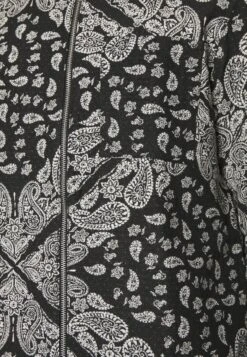 Chase Jacket Unisex - Light Jacket - Black -Modern Classic Shoes Store 5e62da04e1314c999cb770c35a440805