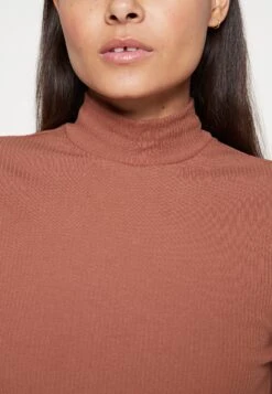 Minimum Ressy - Shift Dress -Modern Classic Shoes Store 5ea000a4179b4b4c9d1543dc8c22b965