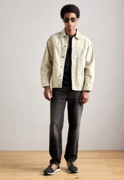 Bugatti SONIC - Trainers - Black/cognac -Modern Classic Shoes Store 69fed5fd460344bdb6a7cfcc77e86097