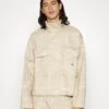 Calvin Klein Jeans Boxy Cropped Shacket - Summer Jacket - Beige