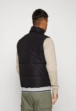 Jack & Jones Jcofender Bodywarmer - Waistcoat - Black 9 Jack & Jones Jcofender Bodywarmer - Waistcoat - Black -Modern Classic Shoes Store 725415c442134615aec58e68730d8d4f