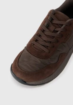 Boss TITANIUM RUNN - Trainers - Dark Brown -Modern Classic Shoes Store 7559f658f03946918d8743d0d7d7ab43