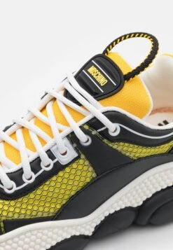 MOSCHINO Trainers - Fantasy Color 11 MOSCHINO Trainers - Fantasy Color -Modern Classic Shoes Store 77586501608340b2a0a155c54f094376