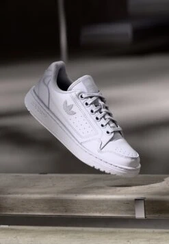 Adidas Originals NEW YORK CITY 90 - Trainers - Ftwr White Ftwr White Crystal White