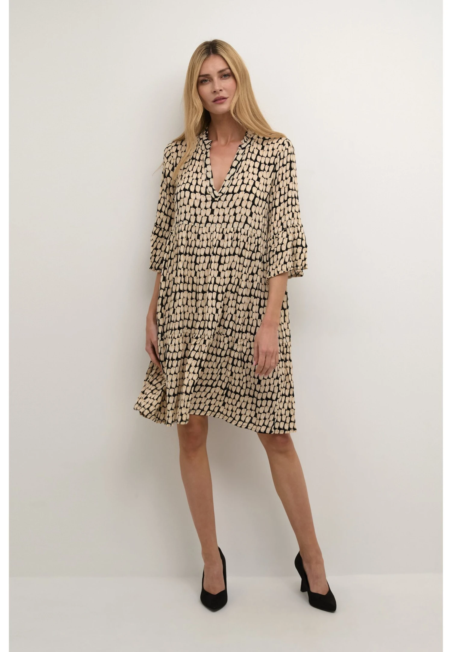 Kaffe KAEDITA AMBER - Day Dress - Black Sand Graphic Dot 2 Kaffe KAEDITA AMBER - Day Dress - Black Sand Graphic Dot - Image 2