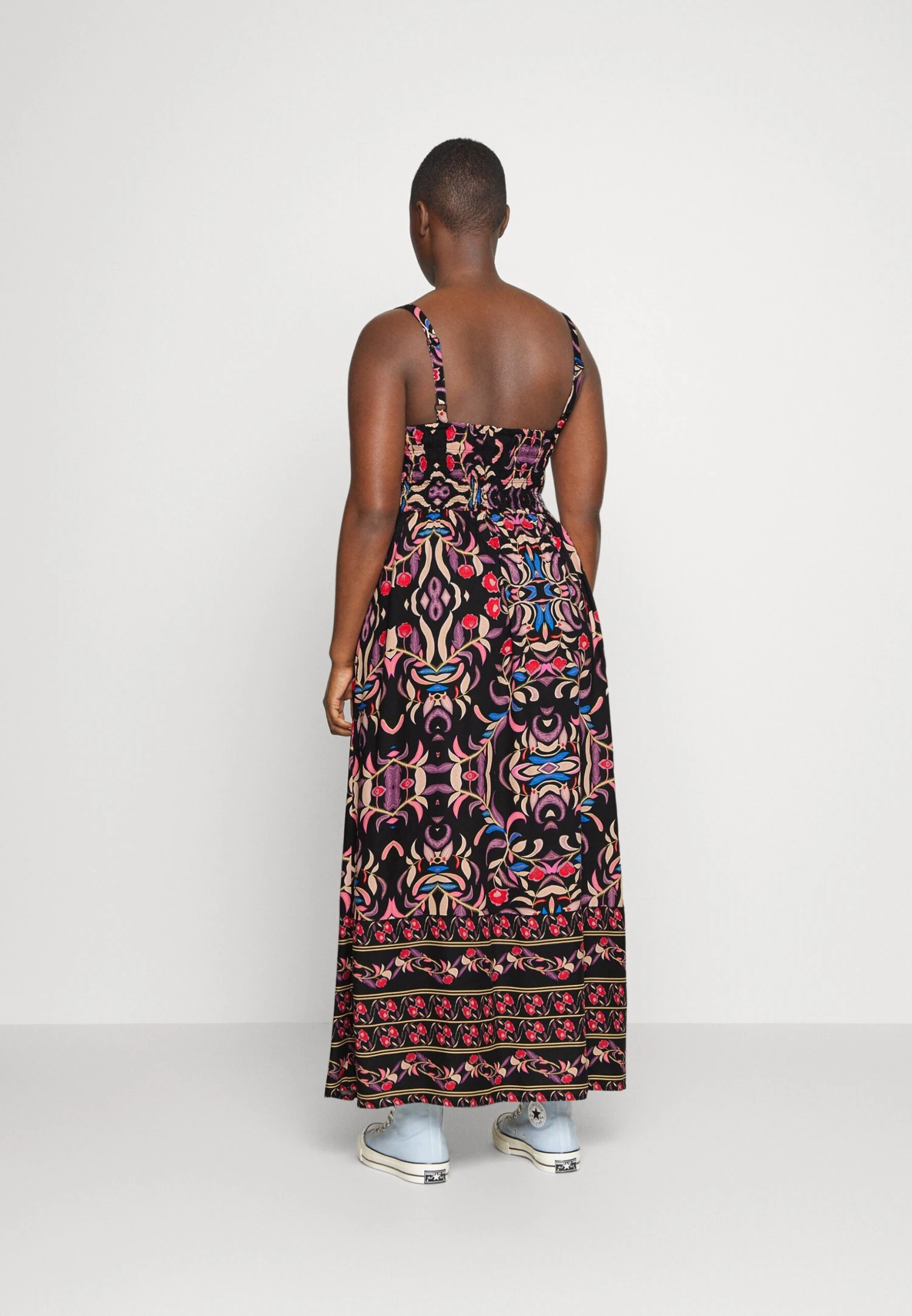 ONLY CARMAKOMA Carnolana Life Strap Calf Dress Aop - Maxi Dress - Black/Multicoloured 3 ONLY CARMAKOMA Carnolana Life Strap Calf Dress Aop - Maxi Dress - Black/Multicoloured - Image 3