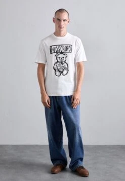 MOSCHINO Trainers - Noce -Modern Classic Shoes Store 877556fb18c64ccd873c9e826e9ee615