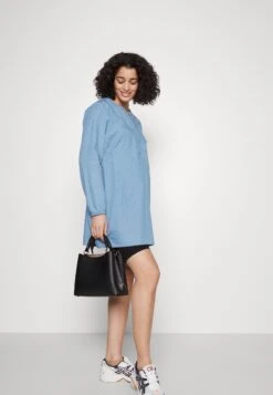 Mamalicious Mlchase Lia L/S Wo Tunic 2F - Denim Dress - Light Blue -Modern Classic Shoes Store 87a521a6d6bd4504ab4004155b1b6c15
