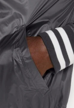 THEORY Varsity Polis - Bomber Jacket - Black -Modern Classic Shoes Store 8a5d3450ec5a419a84fa3e5f5c0f16a5