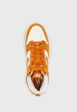 Nike Sportswear Dunk Hi Retro - High-Top Trainers - Monarch/Sail -Modern Classic Shoes Store 8b360c86bd824bf398fffc72c73004a5