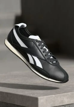 Reebok Classic R400 UNISEX - Trainers - White/washed Black -Modern Classic Shoes Store 8ba3fee91cf94e86841b776dcae3fa36