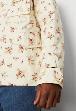 HUF FieldFloral Jacket Unisex - Summer Jacket - Ivory -Modern Classic Shoes Store 8cfd0a67a4584b869b7653329785c201