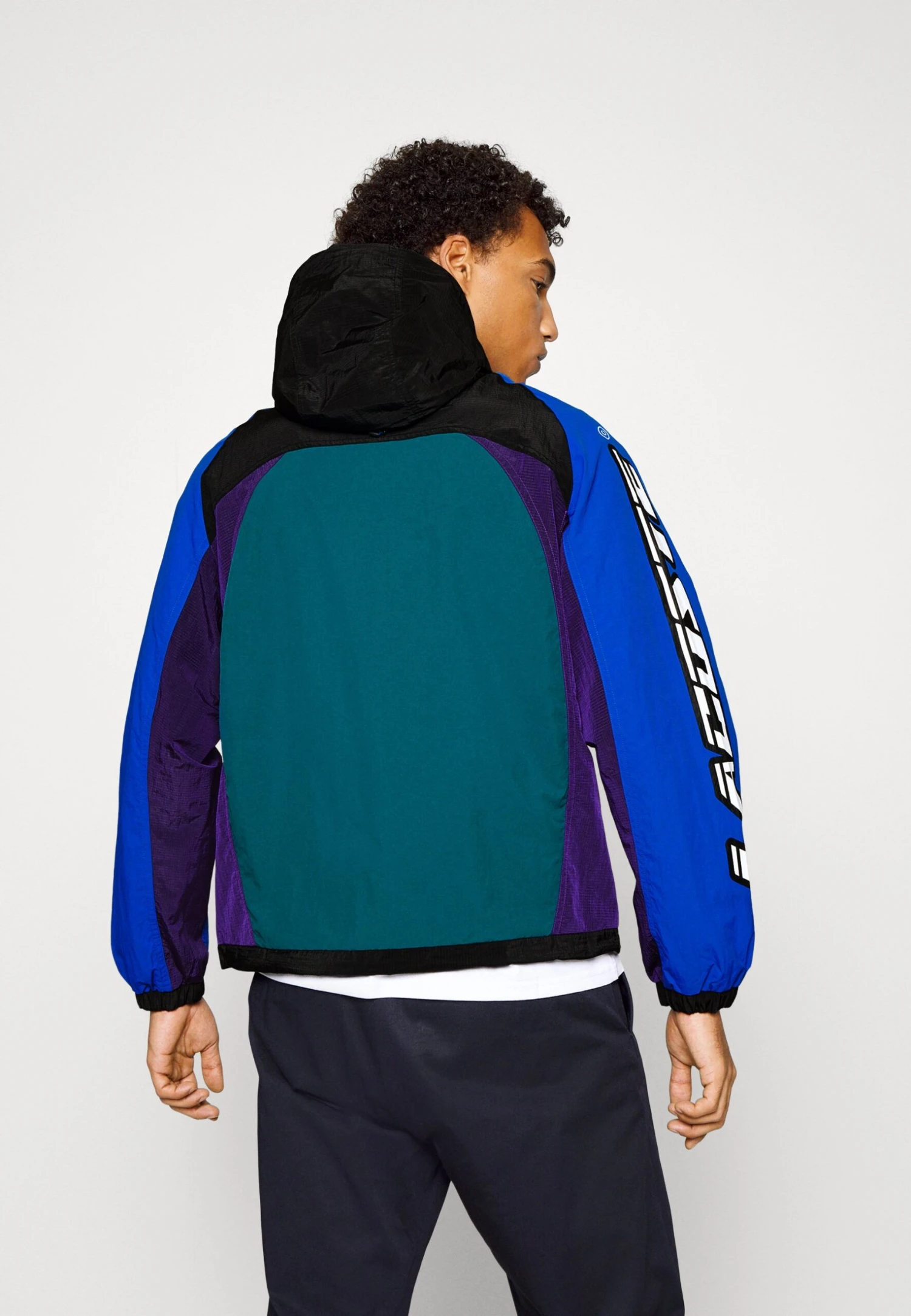 Lacoste Summer Jacket - Danube/Marina/Samui/Black 3 Lacoste Summer Jacket - Danube/Marina/Samui/Black - Image 3