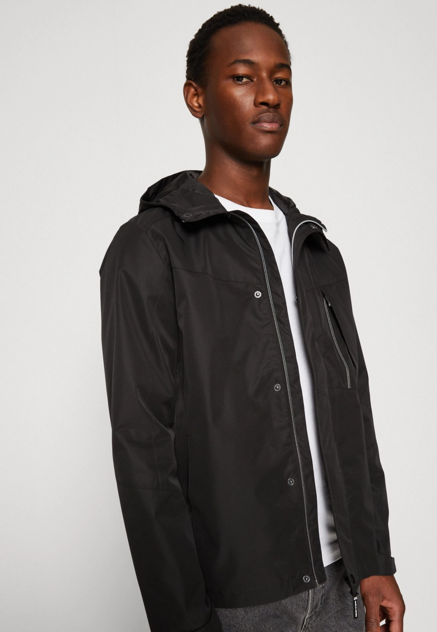 Jack & Jones Jcologan Light Jacket - Windbreaker - Black 4 Jack & Jones Jcologan Light Jacket - Windbreaker - Black - Image 4