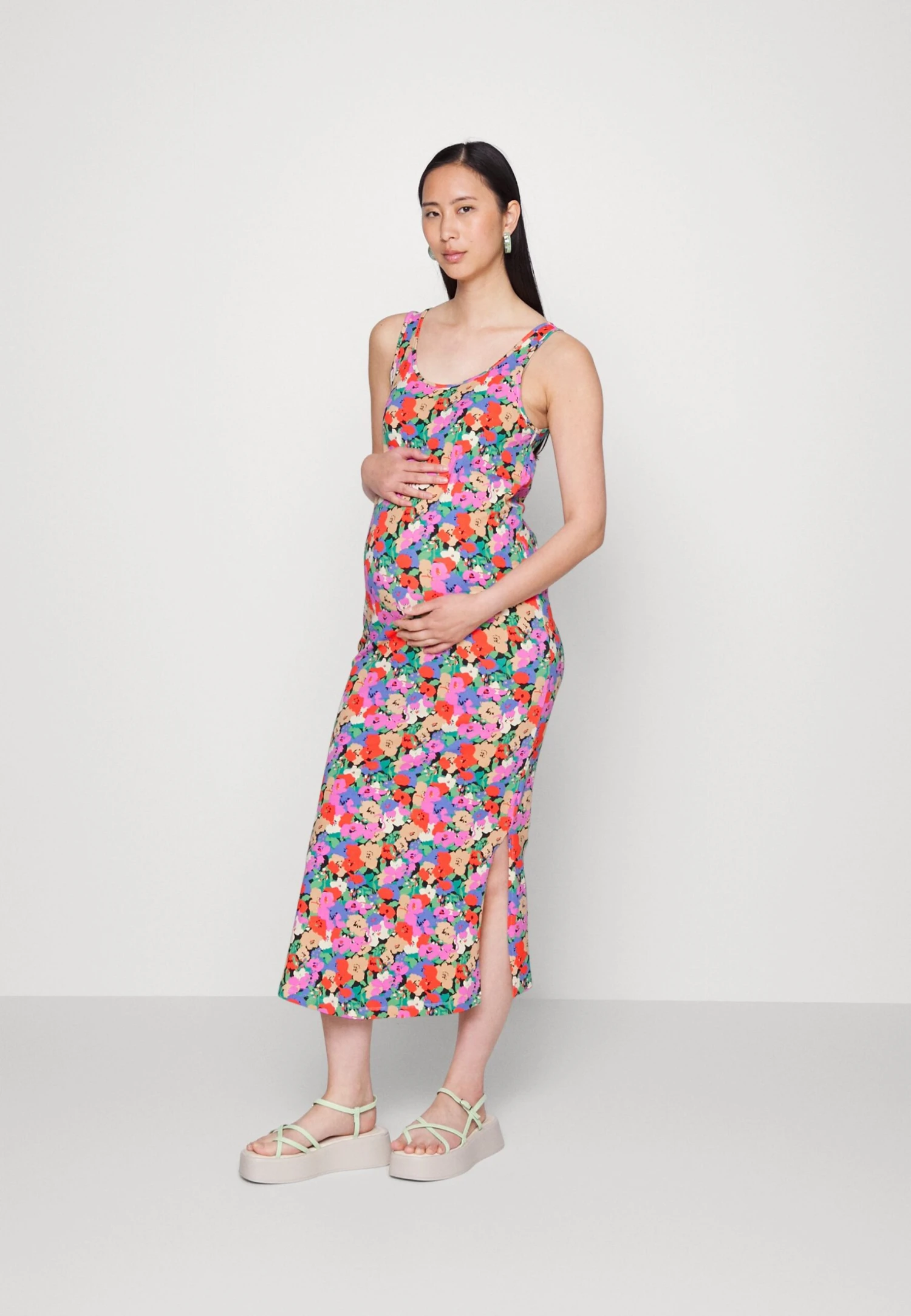 ONLY MATERNITY Olmcarola Slit Dress - Jersey Dress - Fiery Red 1 ONLY MATERNITY Olmcarola Slit Dress - Jersey Dress - Fiery Red