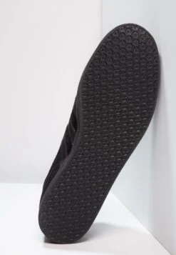 Adidas Originals Gazelle - Trainers -Modern Classic Shoes Store 919e522a33404f74aedcd1a3ce97765d