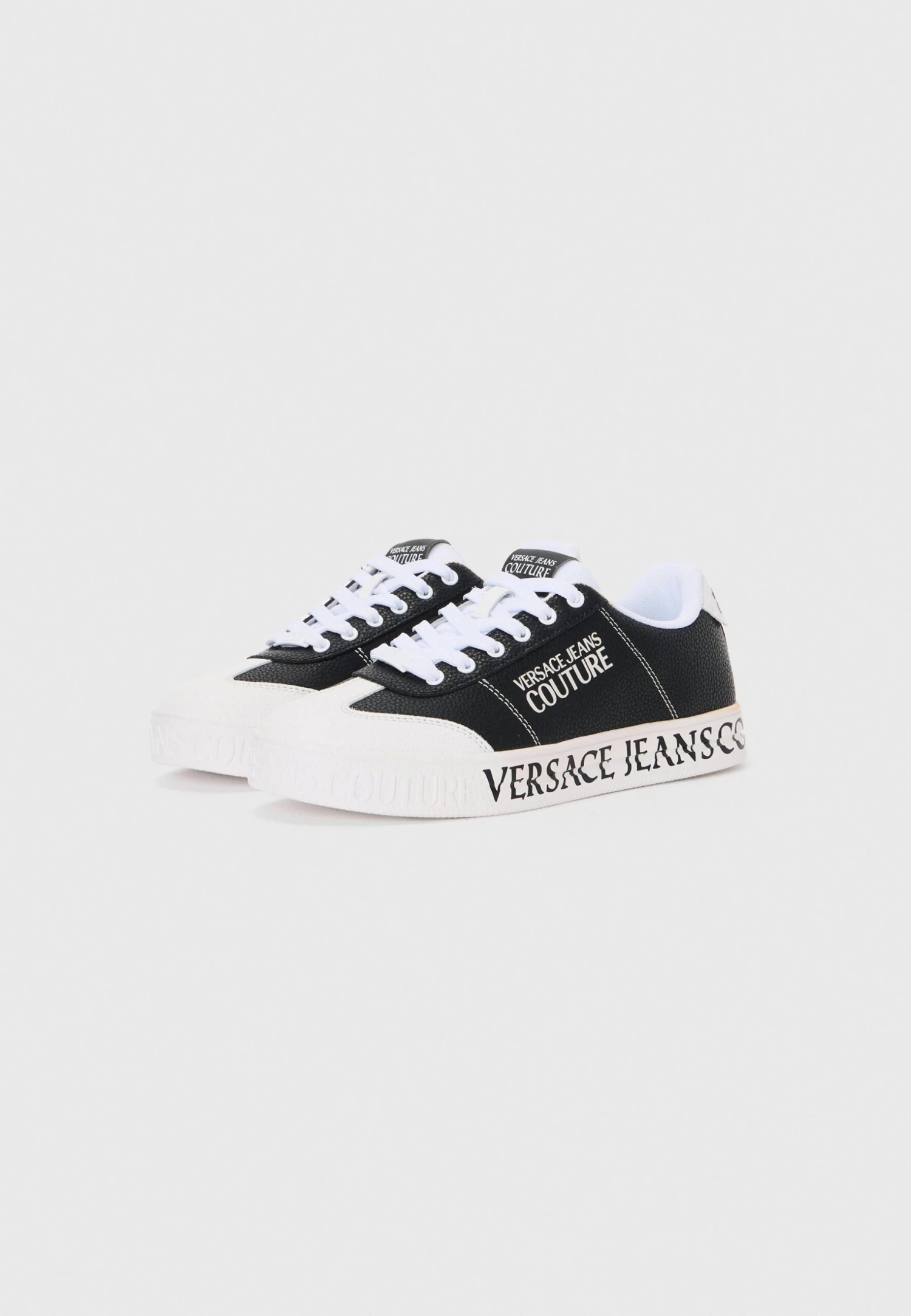 Versace Jeans Couture FONDO COURT - Trainers - Black/white 2 Versace Jeans Couture FONDO COURT - Trainers - Black/white - Image 2