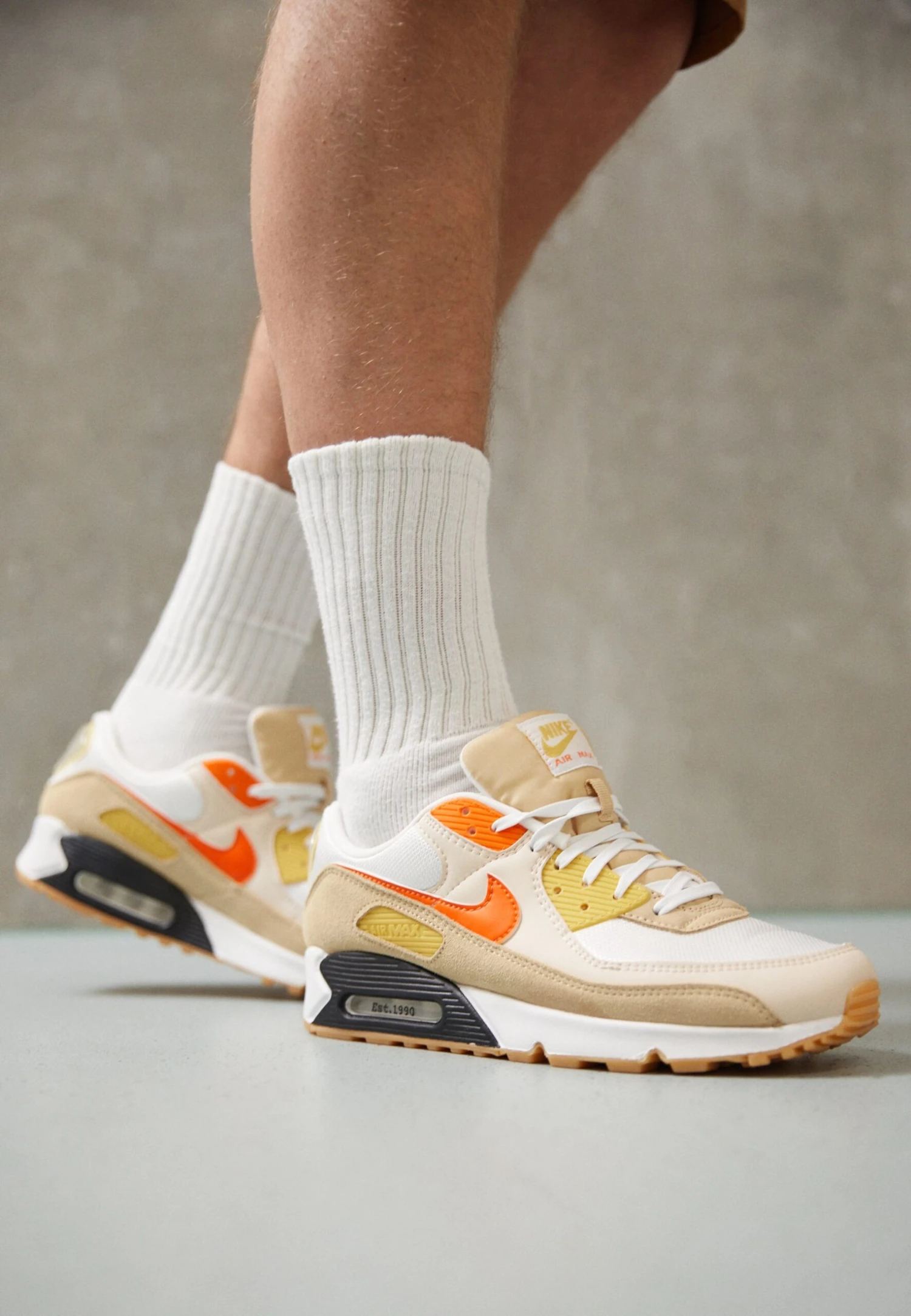 Nike Sportswear Air Max 90 - Trainers - Summit White/Safety Orange/Sesame 2 Nike Sportswear Air Max 90 - Trainers - Summit White/Safety Orange/Sesame - Image 2