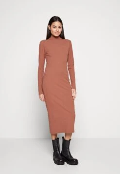 Minimum Ressy - Shift Dress