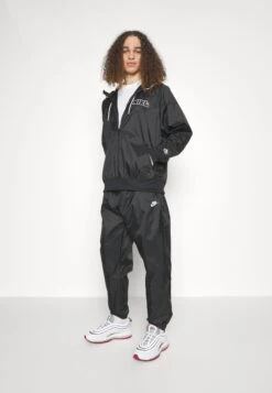 Nike Sportswear Lnd Gx Hd - Light Jacket - Black/White 11 Nike Sportswear Lnd Gx Hd - Light Jacket - Black/White -Modern Classic Shoes Store 941b64ab78bf47f5bdc98a15502f5e52