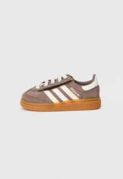 Adidas Originals HANDBALL SPEZIAL UNISEX - Baby Shoes - Clear Pink/white/gum 30 Adidas Originals HANDBALL SPEZIAL UNISEX - Baby Shoes - Clear Pink/white/gum -Modern Classic Shoes Store 9591726d5e9a451683db2e9b4d287b9e 1