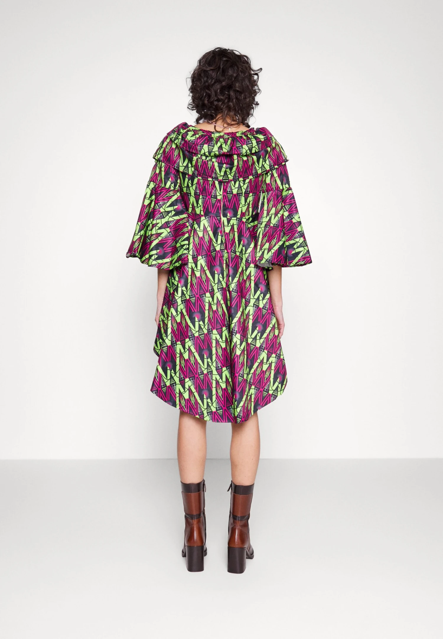 Open Shoulder Dress - Day Dress - Green 3 Open Shoulder Dress - Day Dress - Green - Image 3