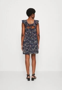 Edc By Esprit Sleeveless Dres - Day Dress -Modern Classic Shoes Store 9cd24d01c81a4eddb05c8f2ae36b63c8