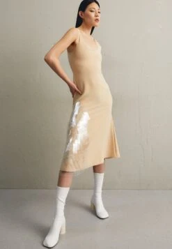 A.W.A.K.E. Mode Fitted Tank Dress - Cocktail Dress / Party Dress - Beige 9 A.W.A.K.E. Mode Fitted Tank Dress - Cocktail Dress / Party Dress - Beige -Modern Classic Shoes Store 9e9426c50e0d4b528eef112ab6941f24