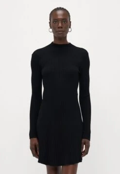 Vero Moda Tall VMNANCY SKATER DRESS - Jumper Dress - Black