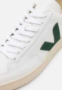 Veja V-12 - Trainers - Extra White/Cyprus -Modern Classic Shoes Store a13a8cf94e9f434e90608e21caf12c7e