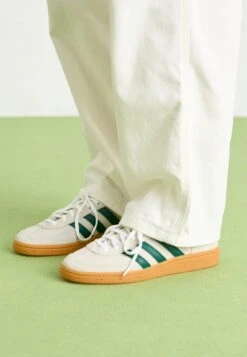 Adidas Originals HANDBALL SPEZIAL - Trainers - Alumina Clear Sky Gum -Modern Classic Shoes Store a1a85e225aef4df088a00d1f030a1ab3