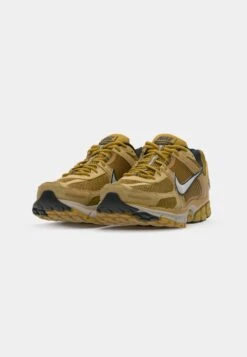 Nike Sportswear ZOOM VOMERO 5 - Trainers - Ochre/metallic Silver/flat Gold/light Orewood Brown/black 19 Nike Sportswear ZOOM VOMERO 5 - Trainers - Ochre/metallic Silver/flat Gold/light Orewood Brown/black -Modern Classic Shoes Store a2bfaac46cf94dc49ffb9334f2ea8a18