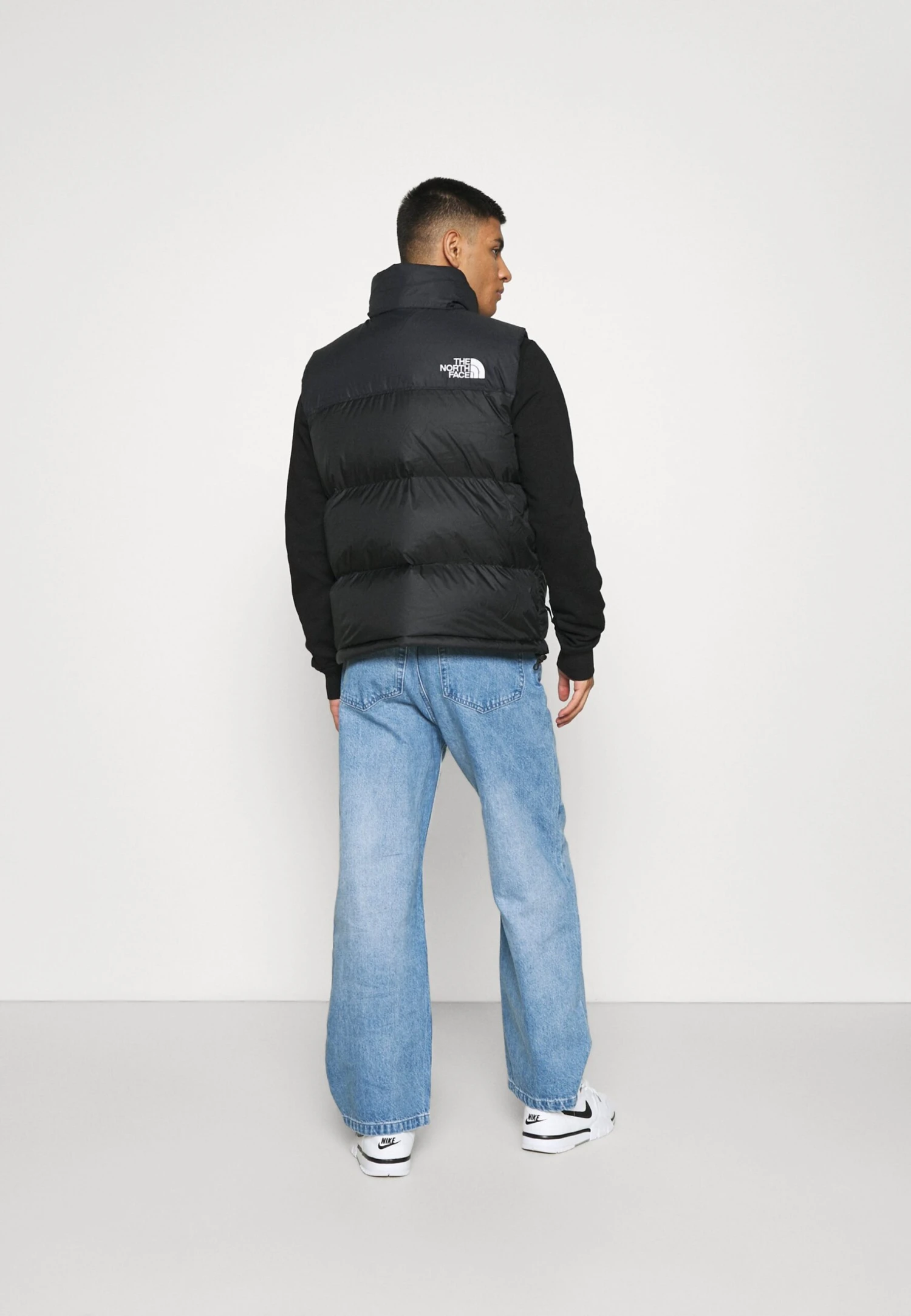 The North Face Retro Nuptse Vest Unisex - Waistcoat - Black 3 The North Face Retro Nuptse Vest Unisex - Waistcoat - Black - Image 3