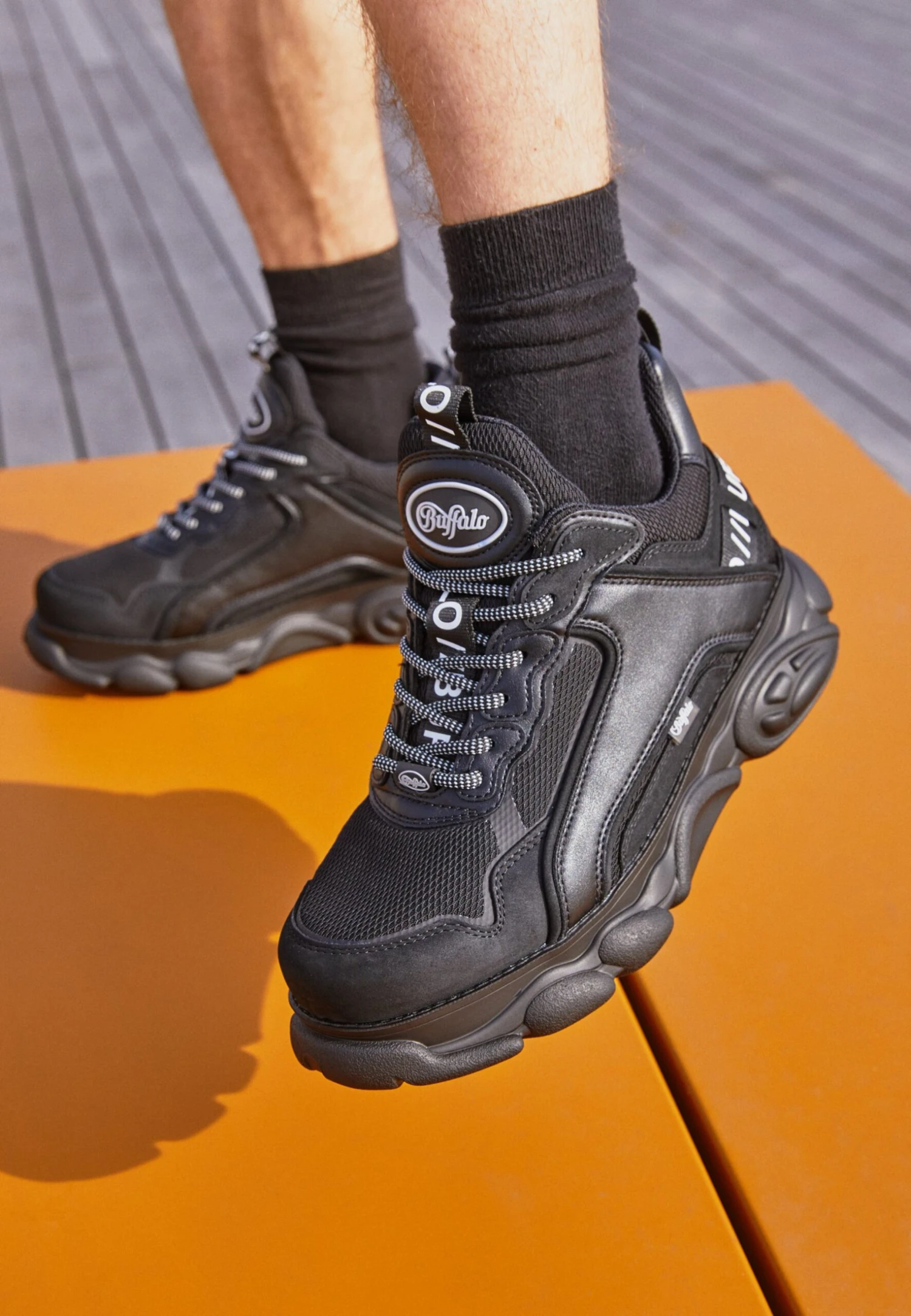 Buffalo Vegan Chai - Trainers - Black 2 Buffalo Vegan Chai - Trainers - Black - Image 2