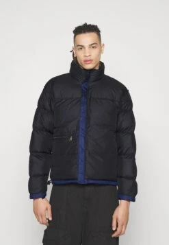 The North Face 1996 Retro - Winter Jacket - Summit Navy -Modern Classic Shoes Store a6126f50d2bf41529cc75fca1dca784f