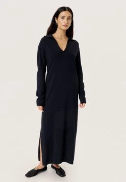 Soaked In Luxury SPINA - Jumper Dress - Black