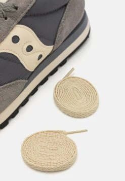 Saucony JAZZ UNISEX - Trainers - Grey/off White 24 Saucony JAZZ UNISEX - Trainers - Grey/off White -Modern Classic Shoes Store a8cc0c710c43489dab18f4582ad1ae81