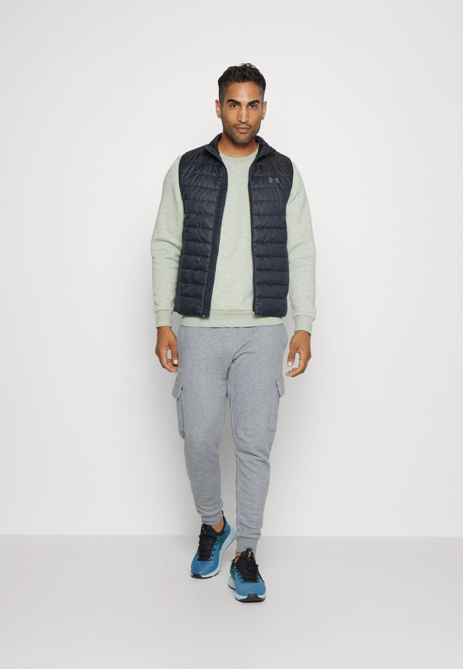 Under Armour Vest - Waistcoat - Black/Pitch Gray 2 Under Armour Vest - Waistcoat - Black/Pitch Gray - Image 2