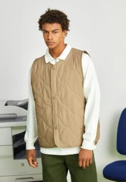 Nike Sportswear Vest - Waistcoat - Khaki