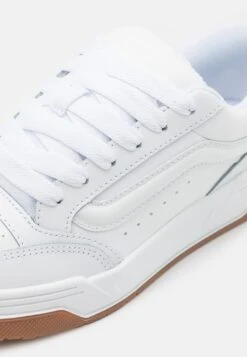 Vans HYLANE UNISEX - Skate Shoes - White 27 Vans HYLANE UNISEX - Skate Shoes - White -Modern Classic Shoes Store acd19b7dbb9a4df9802ed244f8ab758b