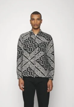 Chase Jacket Unisex - Light Jacket - Black