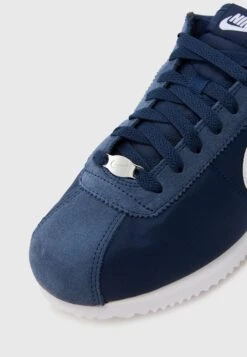 Nike Sportswear CORTEZ - Trainers - Midnight Navy/white -Modern Classic Shoes Store b02b64e1f3aa48e58bd47e6dcc4a3db5