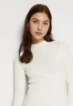 Hollister Co. Dress - Jumper Dress -Modern Classic Shoes Store b209e5ed7e324970a3bc4bf51e192733